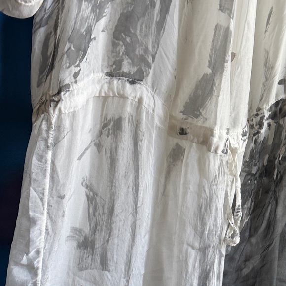 Scandal Chic Gray and White Patterned Tunic dress - Picture 4 of 10